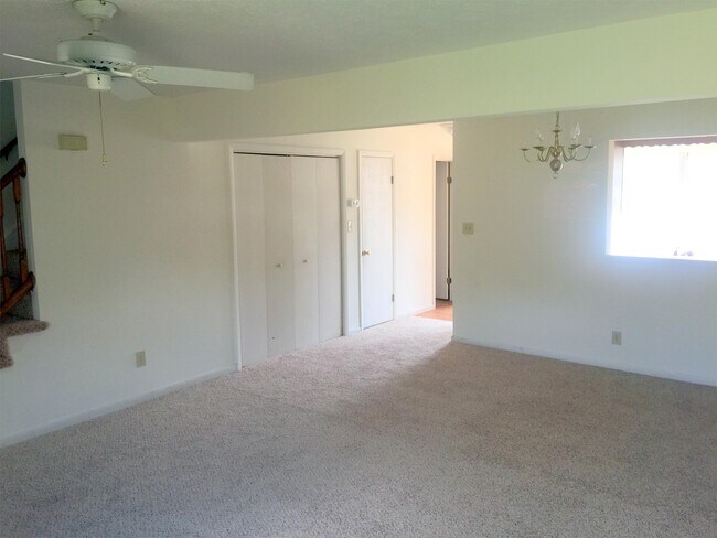 Building Photo - 37 Riverchase Dr