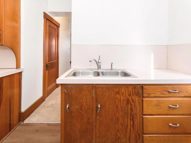 Kitchen - 2959 Pacific St