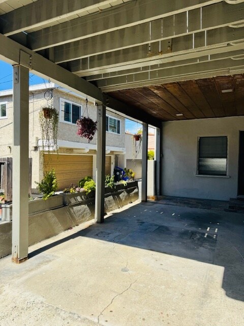 Cochera - 315 Marine Pl