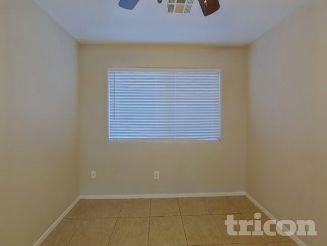 Foto del edificio - 7024 N 77th Dr