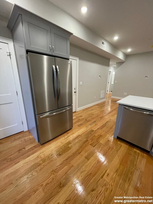 Foto principal - 559 E 4th St