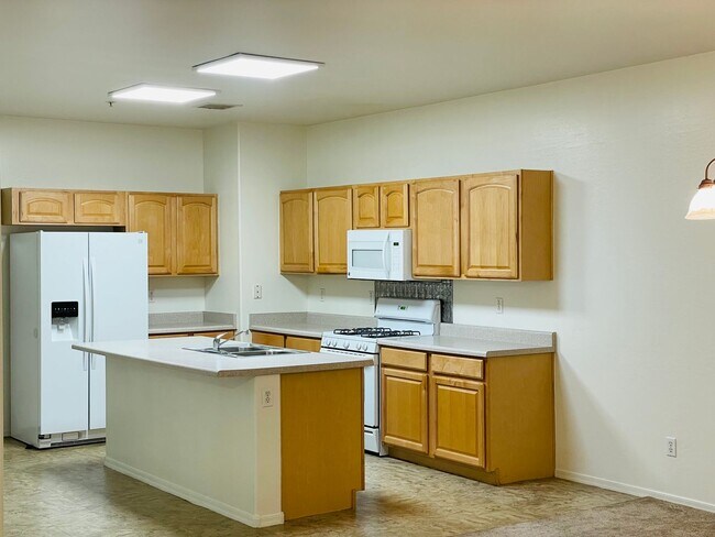 Foto del edificio - Cottonwood Square/Commons MOVE-IN SPECIAL