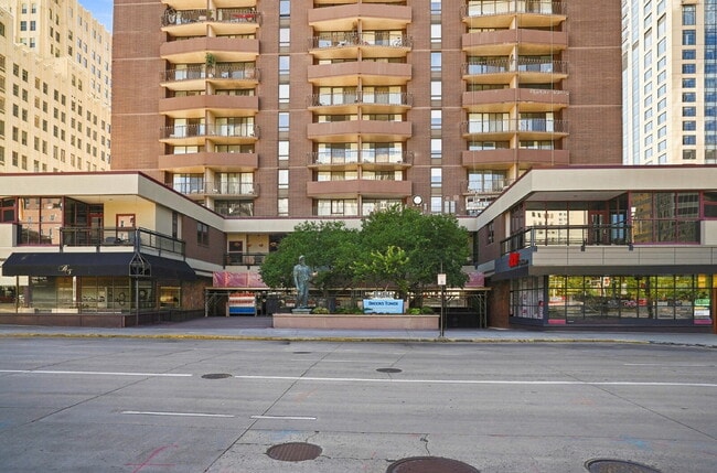 Building Photo - $1,495.95 - 1 Bed, 1 Bath Condo in Downtown Denver with Central AC, and Building amenities.