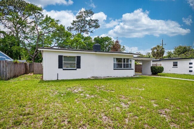 Foto del edificio - 6216 Suwanee Rd