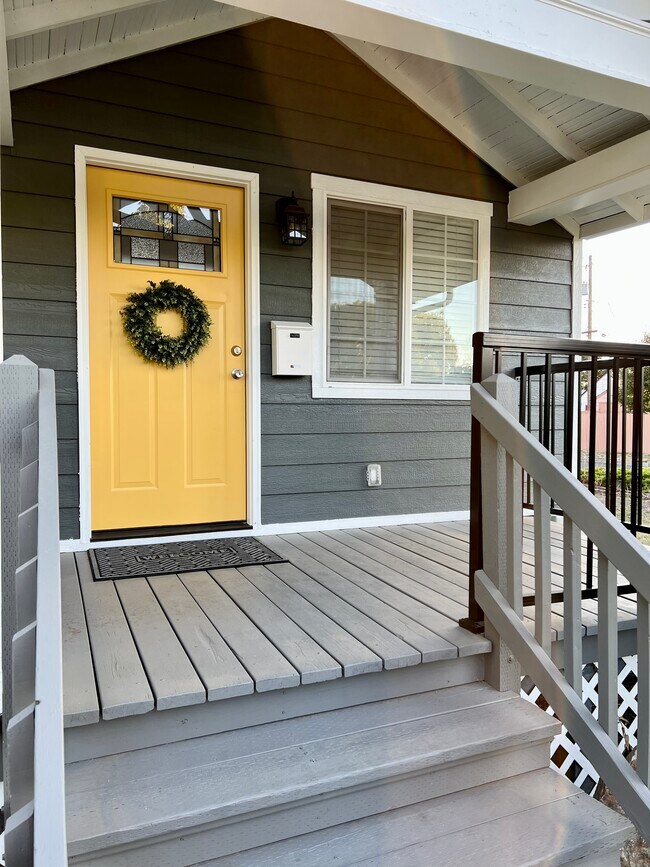 Building Photo - 2127 W Carlisle Ave