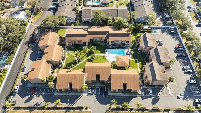 Building Photo - 1589 Greenlea Dr