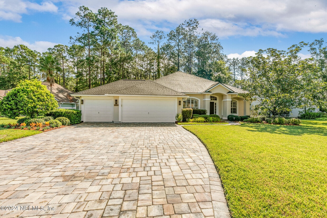 Foto principal - 1892 Vista Lakes Dr