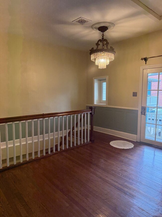 Building Photo - Charming Unit in the Heart of Downtown Frederick