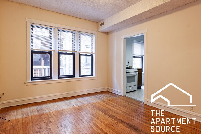 Foto del edificio - 3519 N Racine Ave