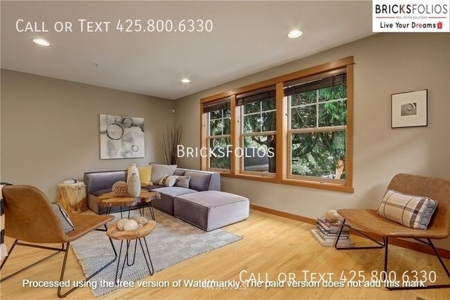Building Photo - Experience the Best of Both Worlds: Cozy R...