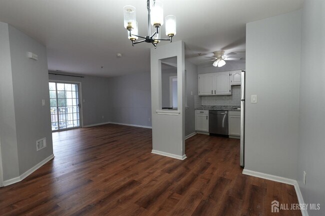 Foto del edificio - 421 Waterford Dr