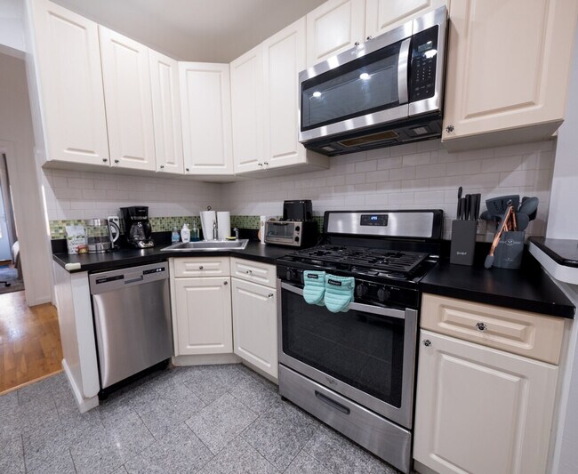 Foto del edificio - 301e E 104th St