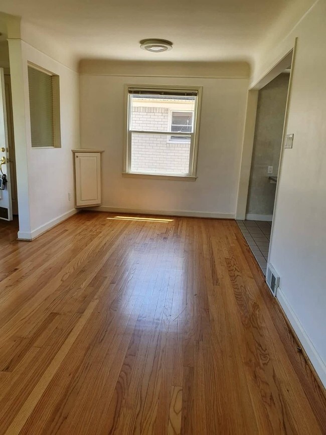 Building Photo - Solid 3 Bedroom 2 Full Bath Brick Ranch