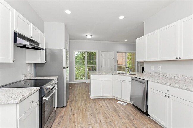 Foto del edificio - 66 Holly Rd NW