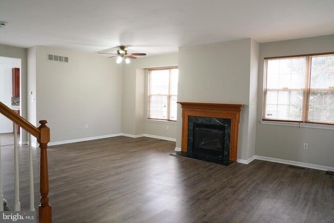 Foto del edificio - 30 Steeplechase Cir