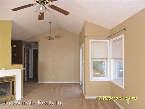 Building Photo - 102 Mulberry Ln