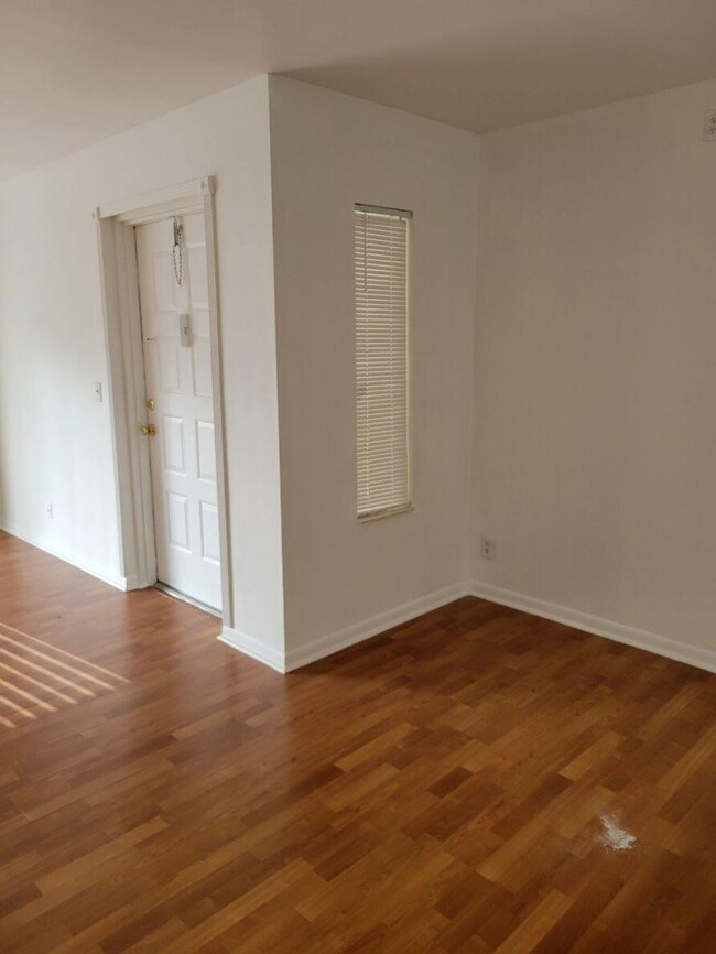 Foto del edificio - 722 Sunny Pine Way