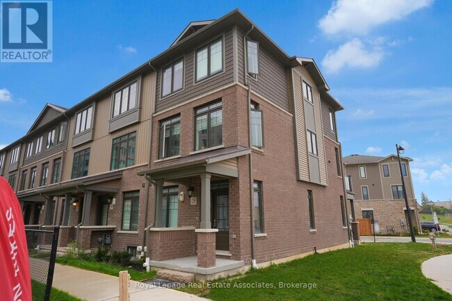 Building Photo - 100 Hollywood Ct