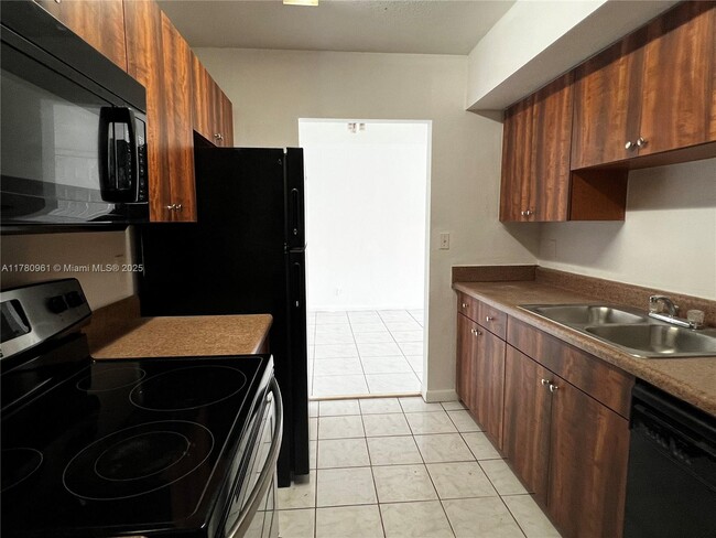Building Photo - 2844 NW 55th Ave
