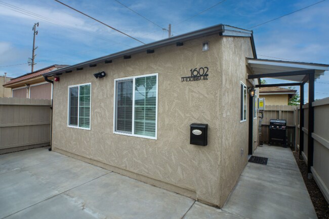 Foto del edificio - 1602 La Golondrina Ave