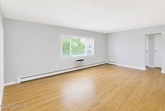 Building Photo - 165B Wyckoff Rd