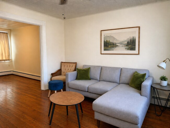 Building Photo - Beautiful 3 Bedroom Townhome in Lancaster - First Floor Washer/Dryer!