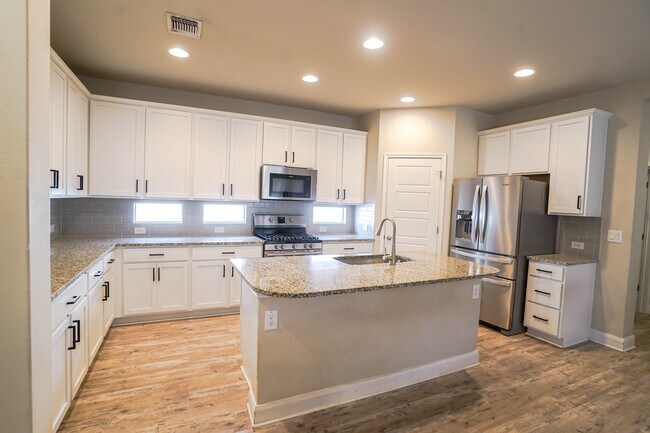 Foto del edificio - 9312 Margaret Jewel Ln