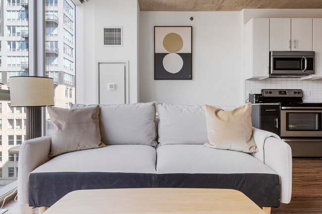 Building Photo - 601 W Jackson Blvd