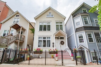Building Photo - 3044 N Leavitt St