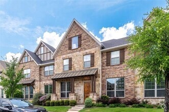 Building Photo - 4691B Rhett Ln