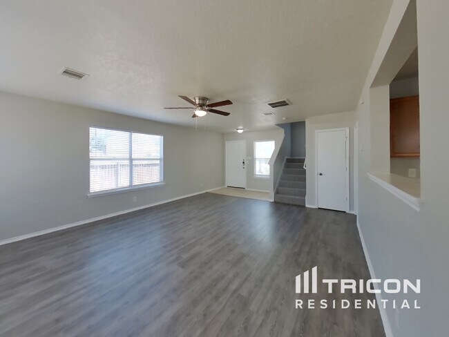 Foto del edificio - 8015 Palmetto Pl
