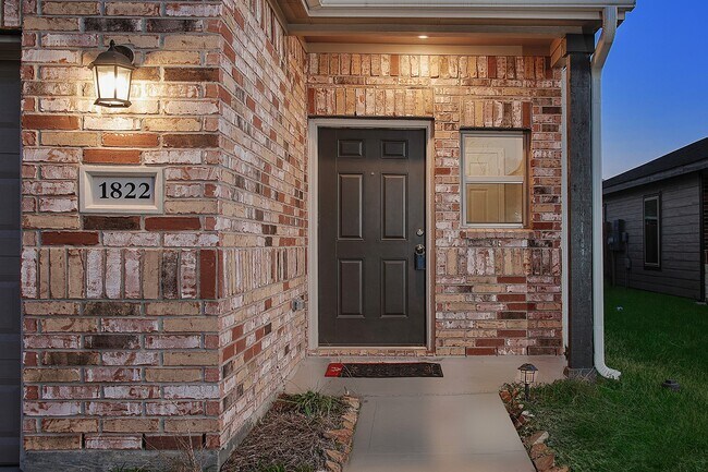 Building Photo - 1822 Brushy Cedar Ct