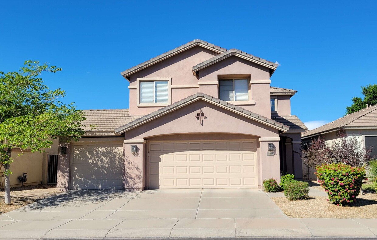 Front View - 634 E Krista Way