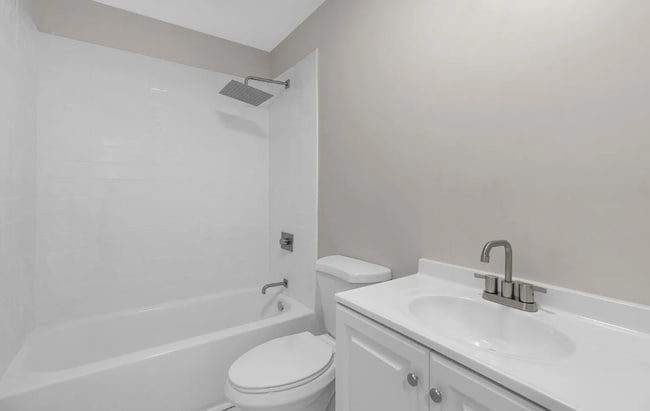 Building Photo - 221 Orleans St