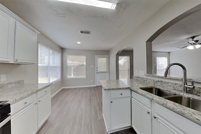 Building Photo - 4834 Elkmont Ct