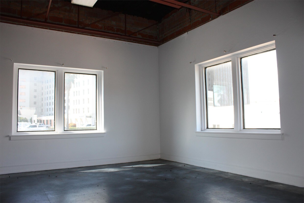 Primary Photo - 509 Lawrence St