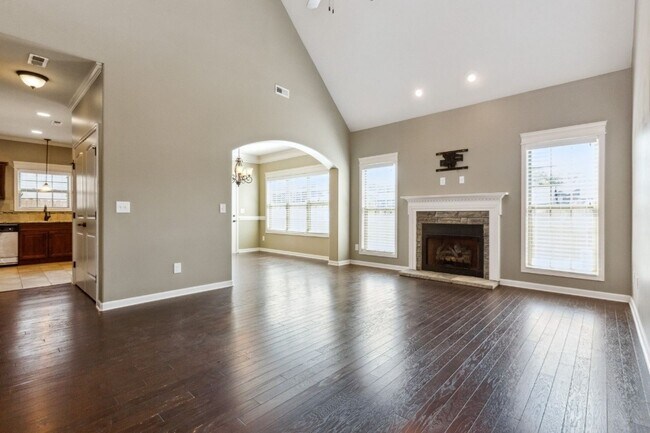 Building Photo - 1275 Golden Eagle Way