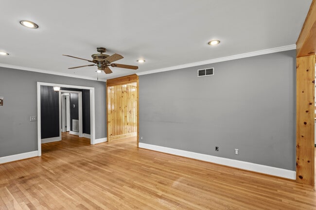 Building Photo - 514 S Cashua Dr