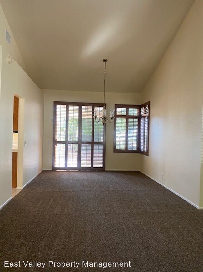 Building Photo - 4 br, 3 bath House - 10169 Caribou Circle