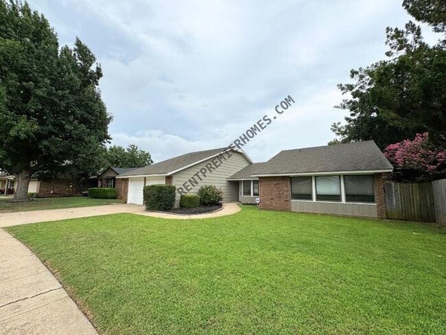 Photo - 2228 South Whitbourne Pl. Oklahoma City OK 73170 House