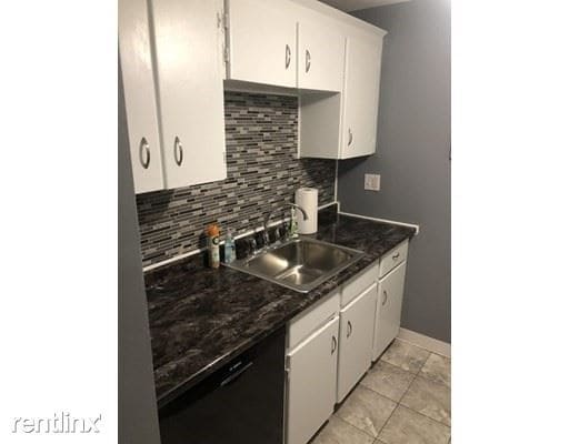 Primary Photo - 103 Grove St