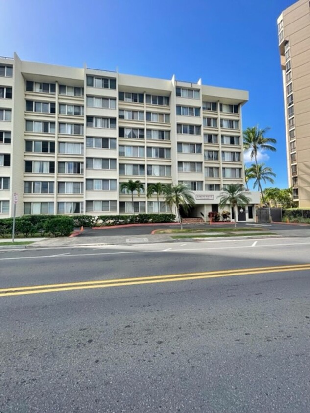 Primary Photo - Charming 1 bed 1 bath Likini West unit ava...