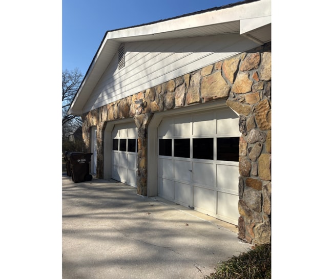 Building Photo - 9512 Imperial Dr