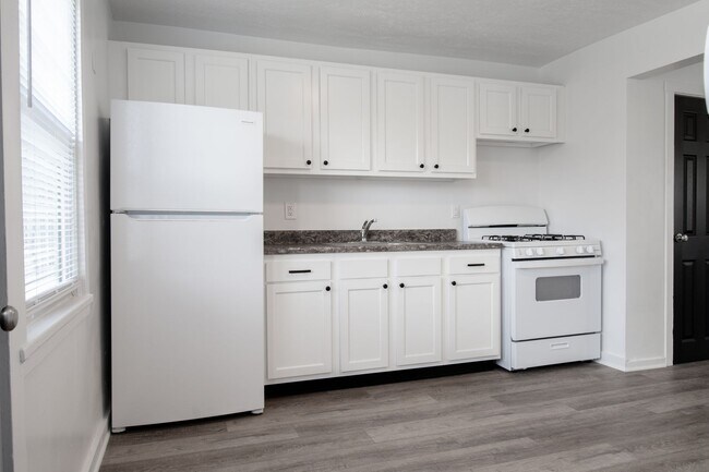 Building Photo - Move-in Ready by May! Apply now and Secure this Beautiful 3-bedroom townhome!