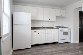 Building Photo - 47 Midland Heights Cir