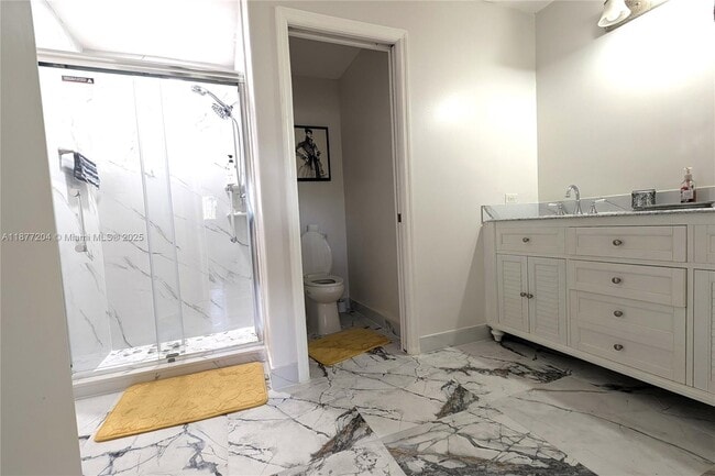 Building Photo - 612 Columbus Blvd S