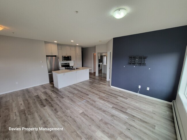 Photo du bâtiment - 1818 Rutherford Rd SW