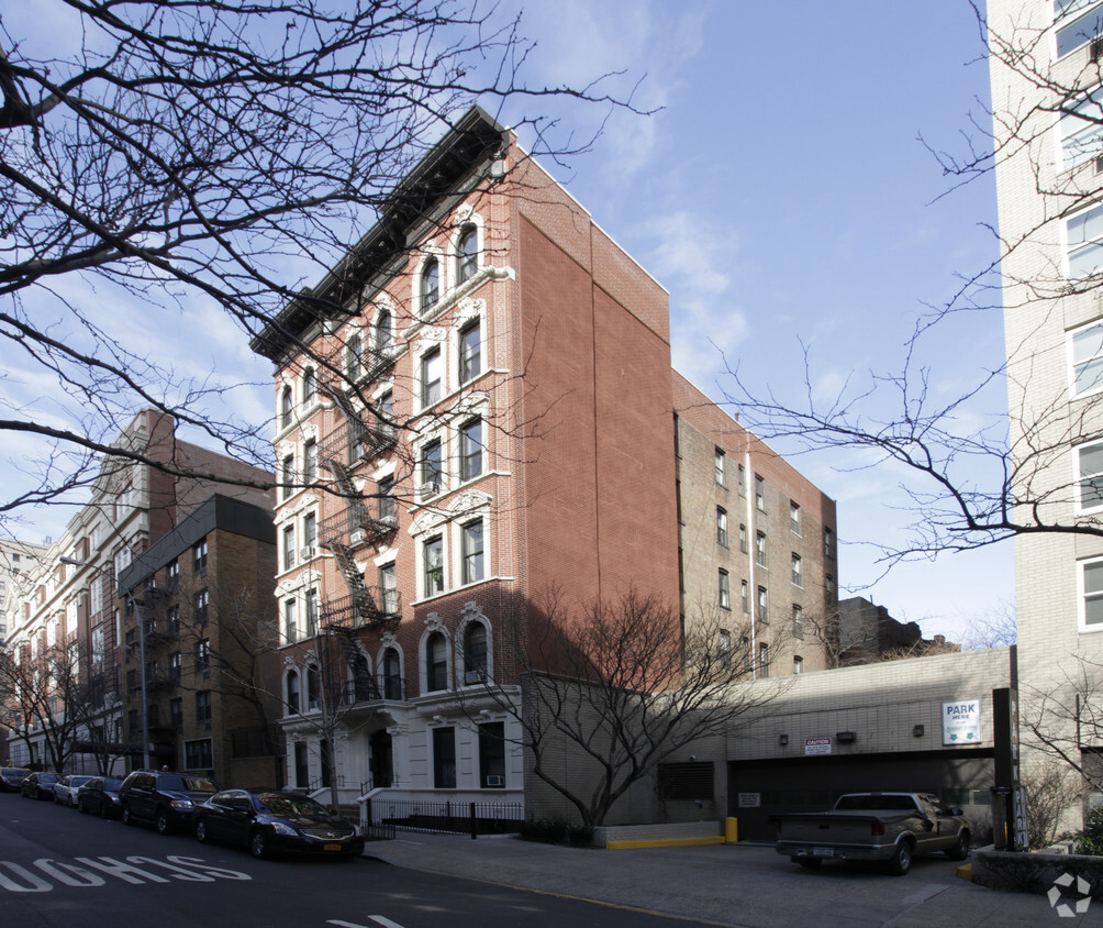 Primary Photo - 443 E 88th St