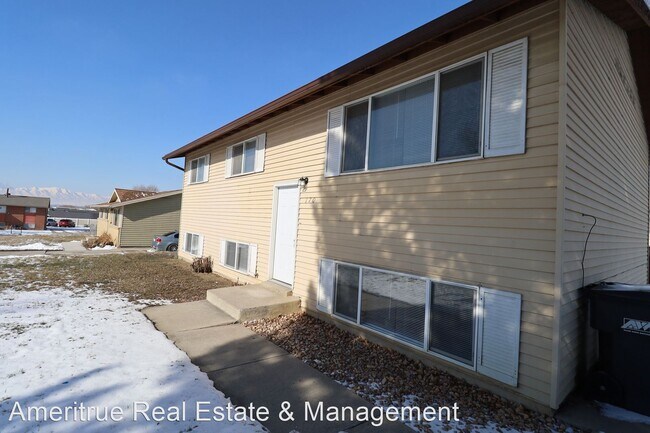 Foto del edificio - 5 br, 2 bath House - 170 W 300 N