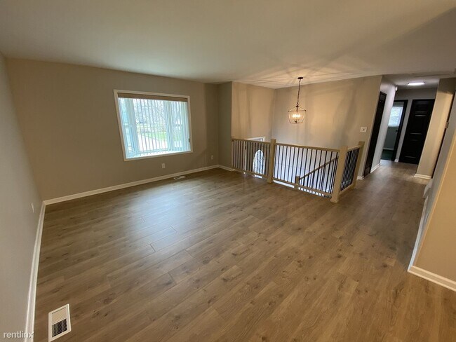 Building Photo - 3 br, 1 bath House - 857 Glenn Ct